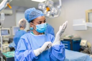 Techniques modernes en chirurgie des mains et des épaules